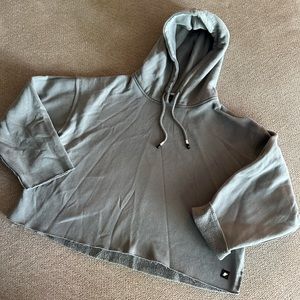 Fundamental Coast cropped sage sweatshirt. Cropped sleeves size Medium.